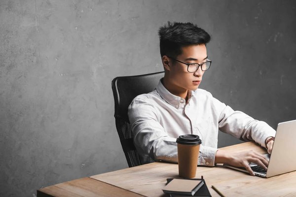 What Are the Effective SEO Strategies for UK Travel Blogs to Increase Organic Traffic?